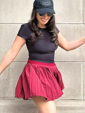 Athleta Match Point High Rise Pleated Lasercut 13 1/2" Skort Redwood Size L